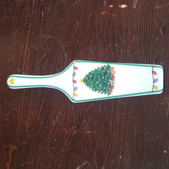 Christmas Cake Server - Picture 1 of 3
